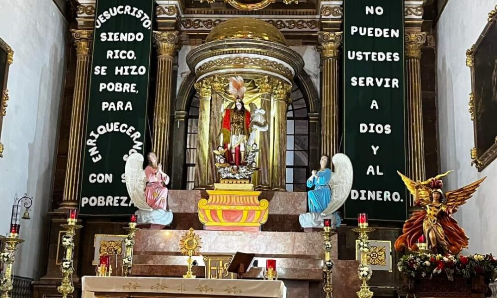 En-San-Miguel-de-Allende-los-feligreses-salen-a-las-calles-para-celebrar-al-Santo-Patrono-1000x600.jpg